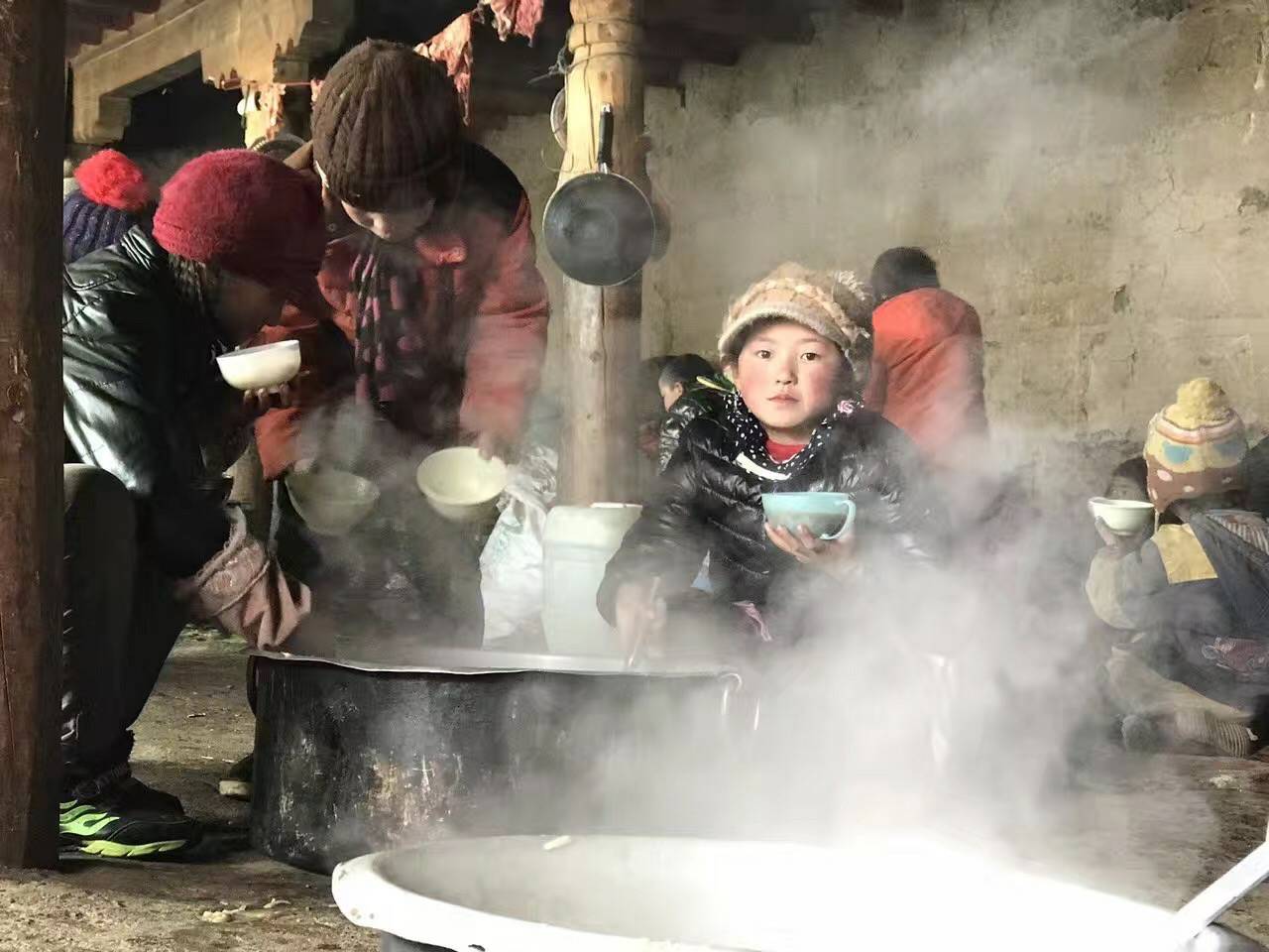 米兰体育app在线登录-米兰app(中国)公益回顾丨家国同欢月同圆 温暖满载甘孜州(图10)