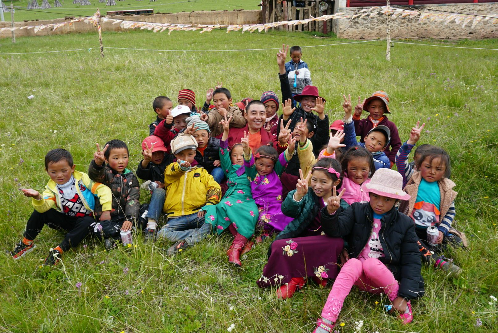 米兰体育app在线登录-米兰app(中国)公益回顾丨家国同欢月同圆 温暖满载甘孜州(图14)